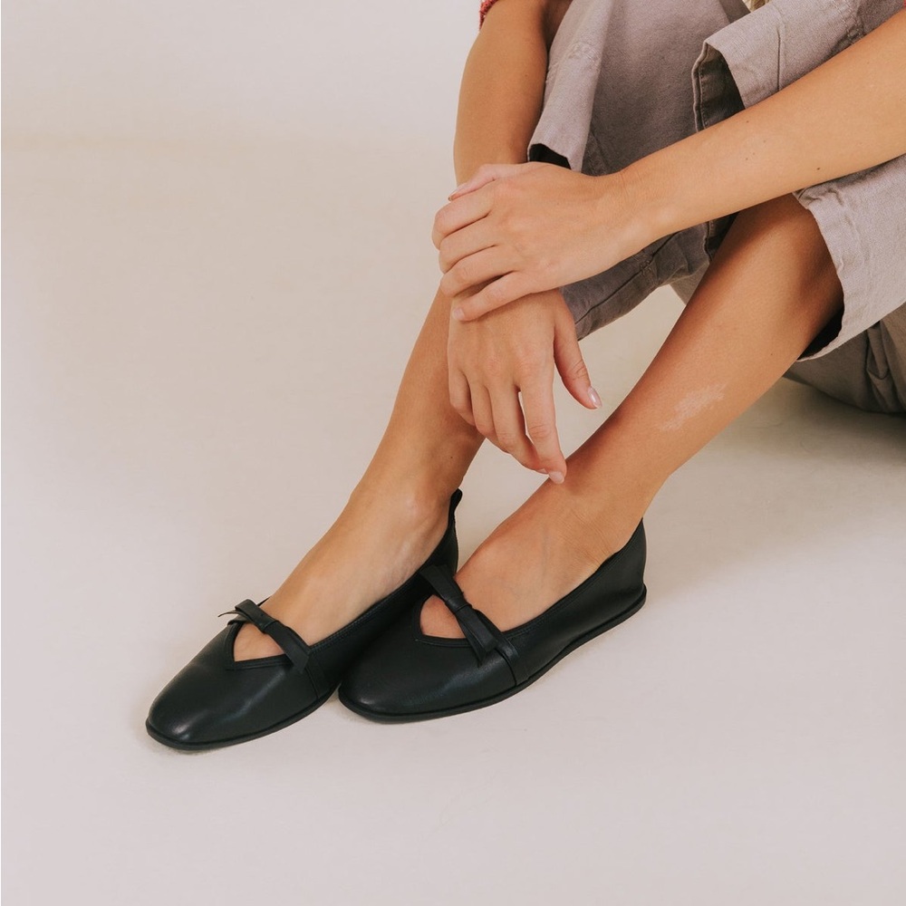FREE PEOPLE MANIA BOW FLATS IN BLACK 11